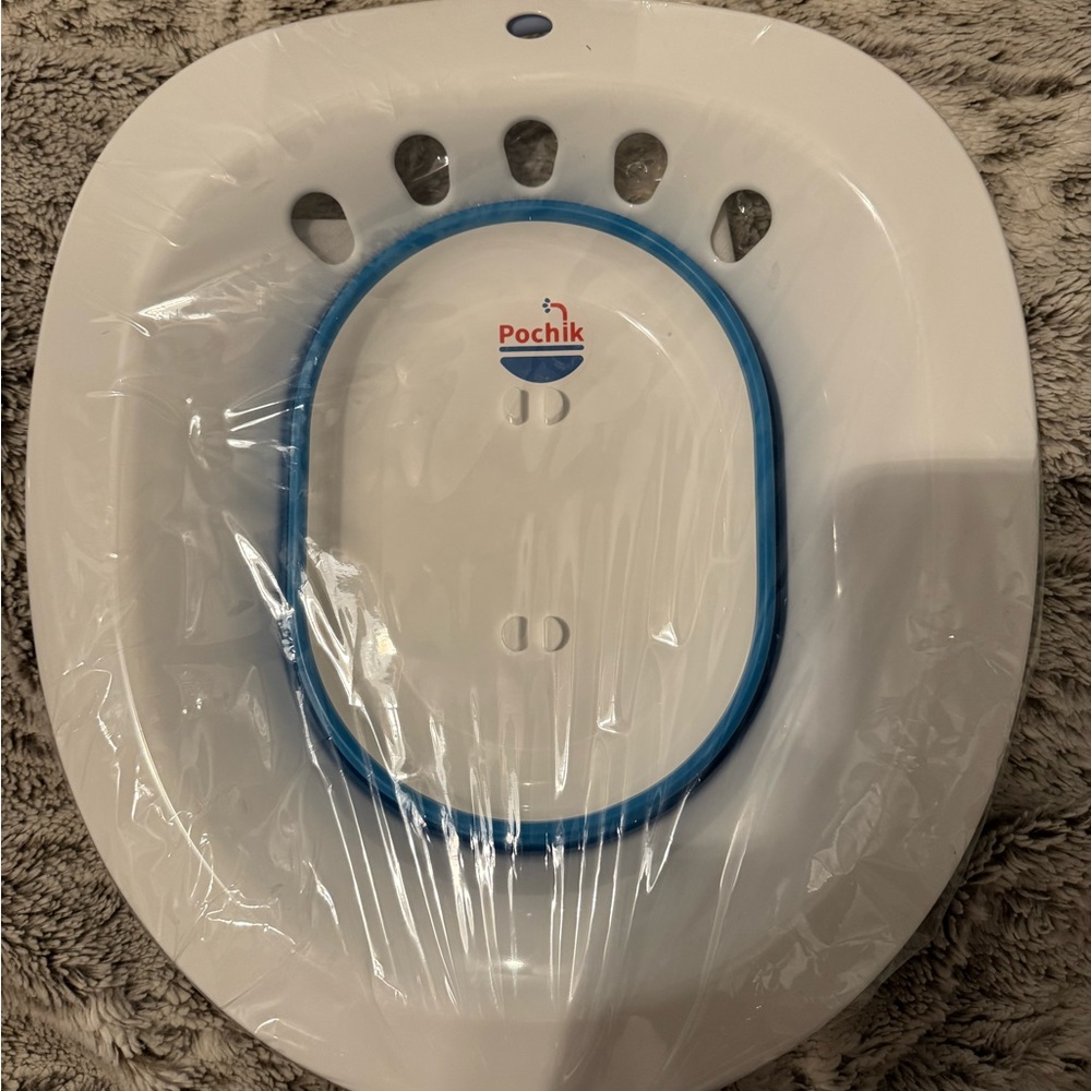 White and Blue Pochik Sitz Bath